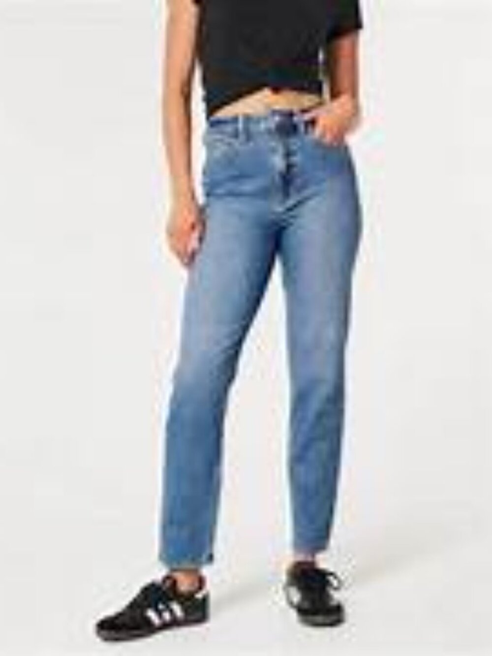Hollister Ultra High-Rise Mom Jeans